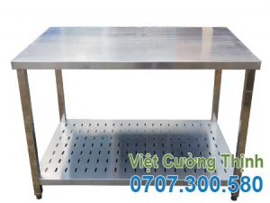 Bàn inox công nghiệp BAI-18