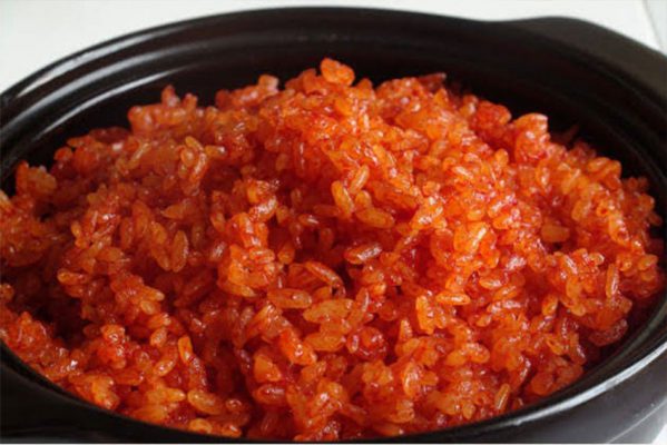 xôi gấc thơm ngon, hấp dẫn