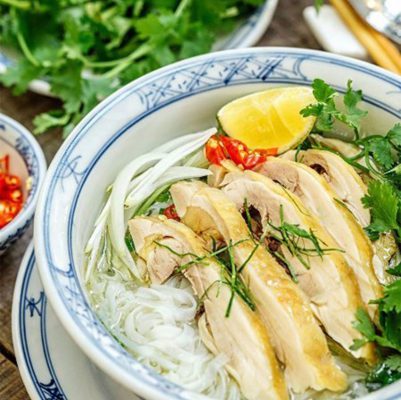 Nấu món phở gà thơm ngon, đầy dinh dưỡng