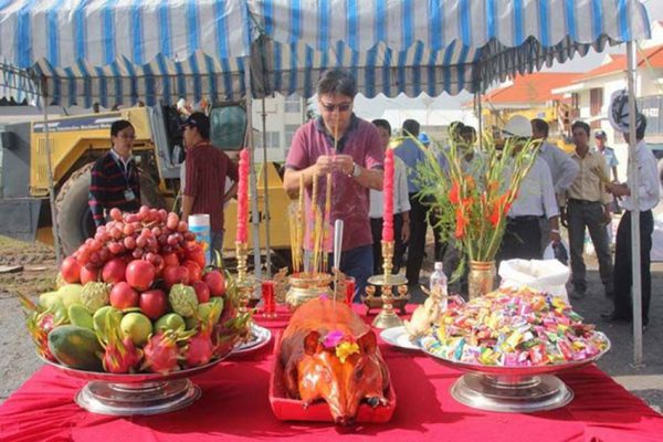 Mâm cúng khởi công xây dựng